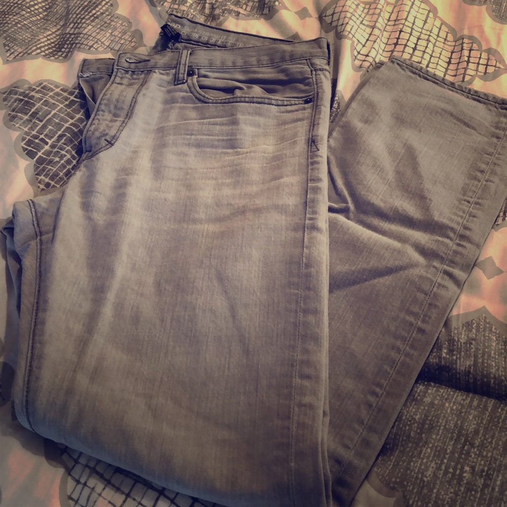 Men’s gray jeans